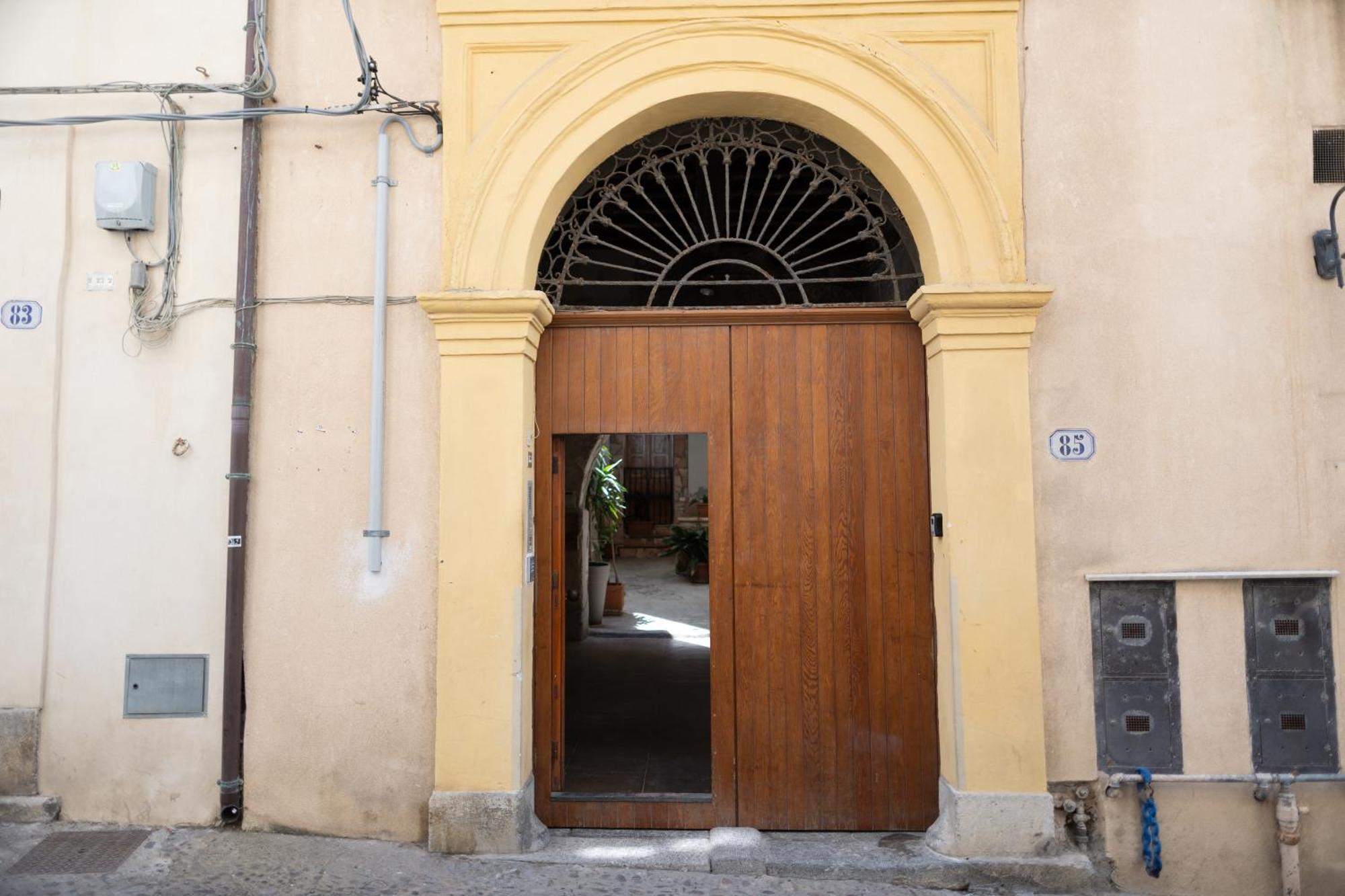 Cortile Gioeni Apartment Cefalu Bagian luar foto
