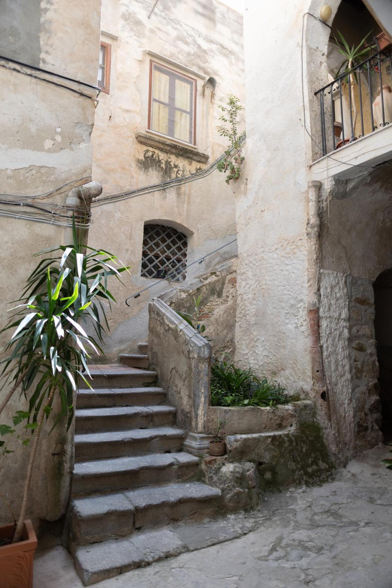 Cortile Gioeni Apartment Cefalu Bagian luar foto